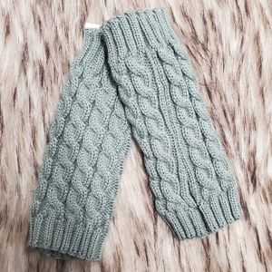 SHIHREEN Tight Knit Finger-less Gloves